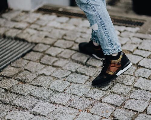 female-girl-modern-gold