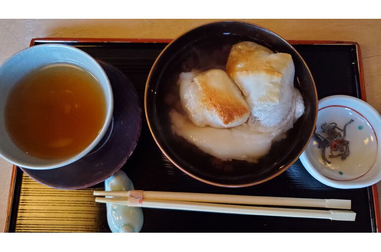 やはり、ぜんざいには、焼き餅です。